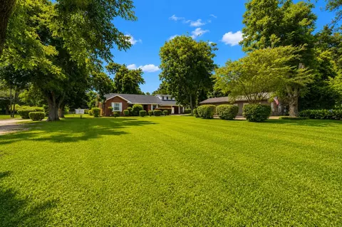 6142 Masonic Dr, Alexandria, LA 71301