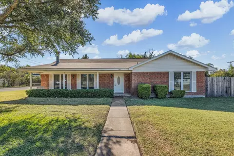 1325 Crow Dr, Waco, TX 76705