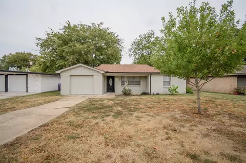 7704 Carlos St, White Settlement, TX 76108