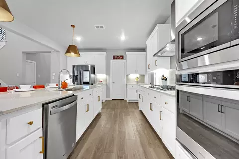 Kitchen - 1424 Eagle Feather Way, Haslet, TX 76052 photo 3 of 4