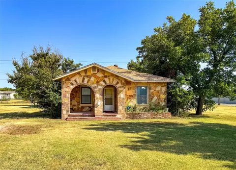 Exterior - 809 W 3rd St, Cisco, TX 76437 photo 4 of 20
