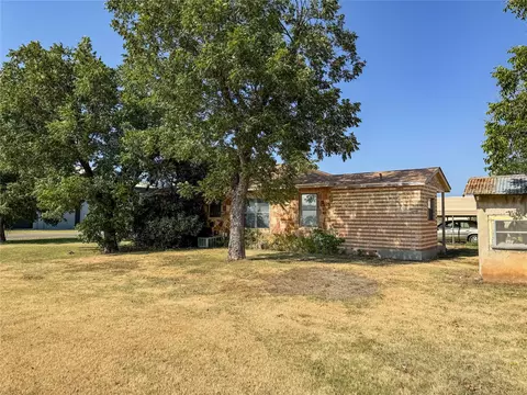 Exterior - 809 W 3rd St, Cisco, TX 76437 photo 6 of 20