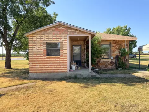 Exterior - 809 W 3rd St, Cisco, TX 76437 photo 14 of 20