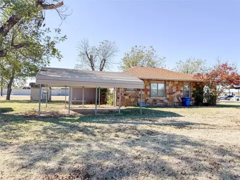 Exterior - 809 W 3rd St, Cisco, TX 76437 photo 17 of 20