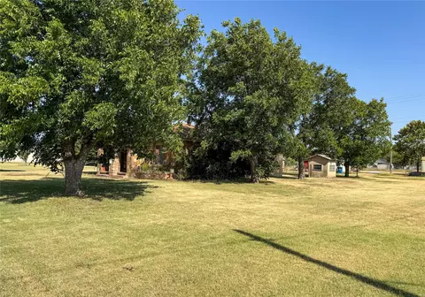 Exterior - 809 W 3rd St, Cisco, TX 76437 photo 9 of 20