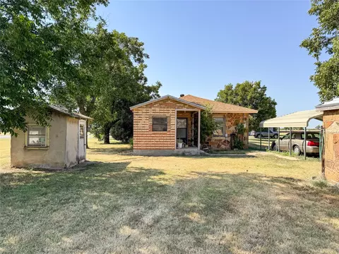 Exterior - 809 W 3rd St, Cisco, TX 76437 photo 15 of 20