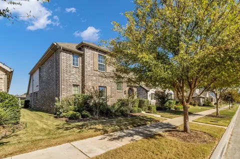 Exterior - 704 8th St, Argyle, TX 76226 photo 3 of 8