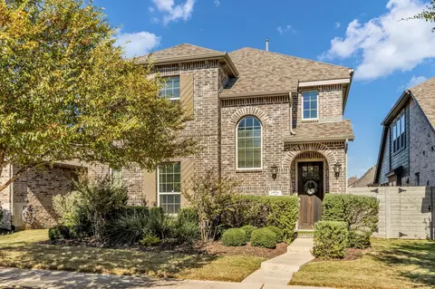 Exterior - 704 8th St, Argyle, TX 76226 photo 2 of 8