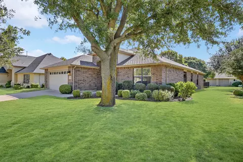 9609 Pinewood Dr, Denton, TX 76207