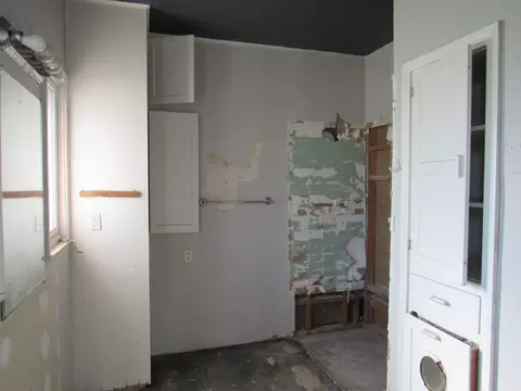 Bath - 3210 Proctor Ave, Waco, TX 76708 photo 1 of 4