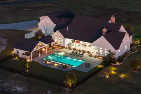 714 Bethel Rd, Waxahachie, TX 75167