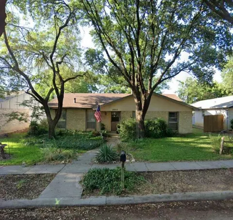 2033 Chatsworth Rd, Carrollton, TX 75007