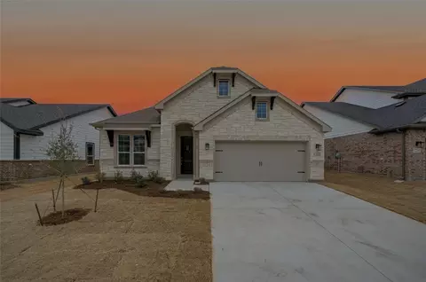1228 Sabine River Ln, Springtown, TX 76082