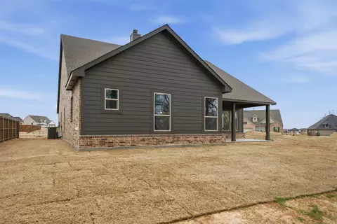 1132 Trinity Dr, Springtown, TX 76082 photo 9