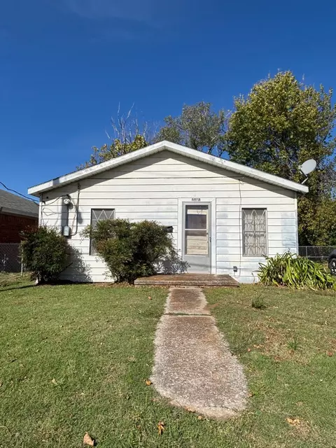 1102 N Mill St, Bowie, TX 76230