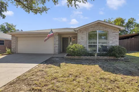 5563 Northfield Dr, Fort Worth, TX 76179