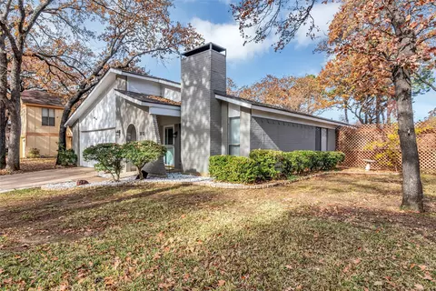3013 Bent Tree Ln, Bedford, TX 76021