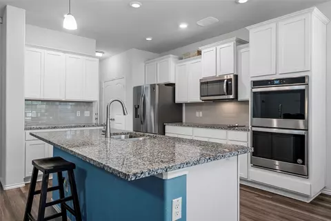 Kitchen - 6201 Elephant Butte Dr, Waco, TX 76708 photo 3 of 4