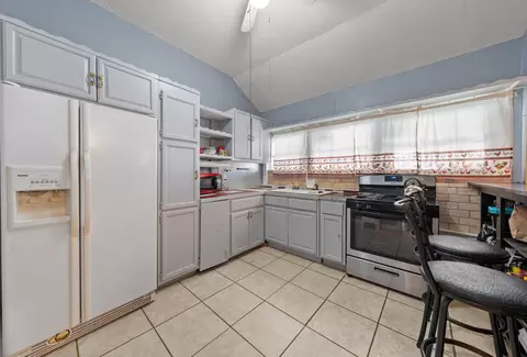 Kitchen - 2805 Parrott Ave, Waco, TX 76707 photo 1 of 3
