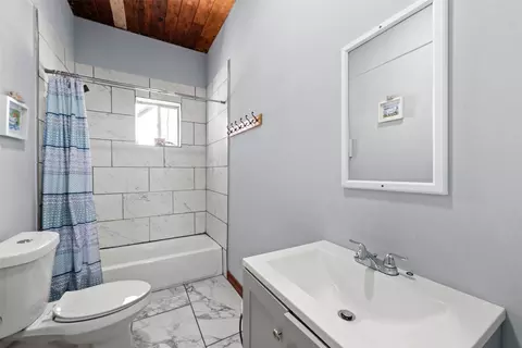 Bath - 2805 Parrott Ave, Waco, TX 76707 photo 3 of 3