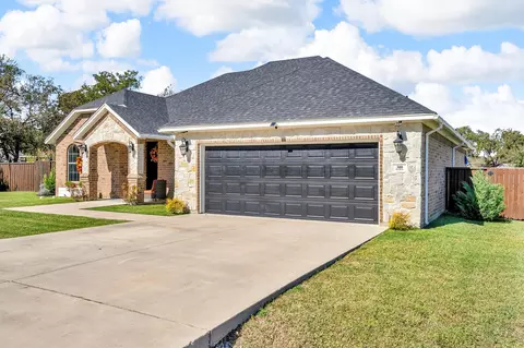 300 W Bell St, Everman, TX 76140
