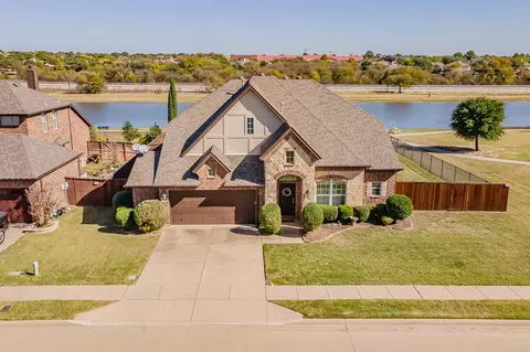 8100 Laurel Oak Dr, Fort Worth, TX 76131