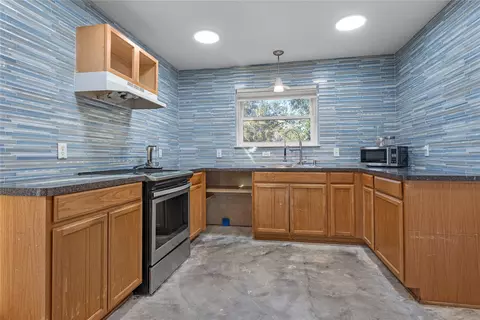 Kitchen - 1101 E Walnut St, Waco, TX 76704 photo 1 of 1