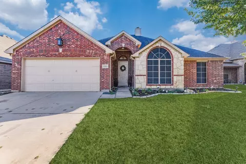 15832 Badger Creek Ln, Fort Worth, TX 76177