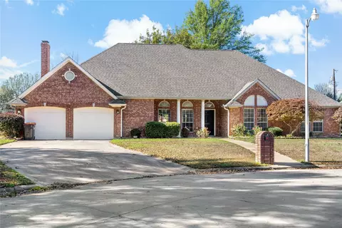 1715 30th St NE, Paris, TX 75462