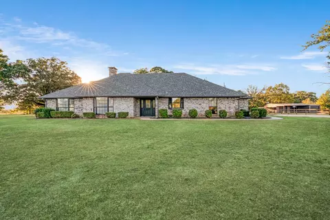 2435 36th St NE, Paris, TX 75462