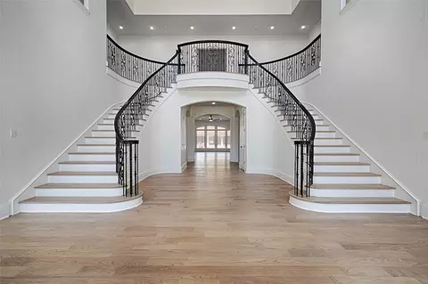 6301 Churchill Way, Dallas, TX 75230