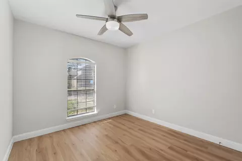 2906 Roxboro Rd, Euless, TX 76039 photo 15
