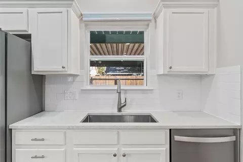 2906 Roxboro Rd, Euless, TX 76039 photo 9