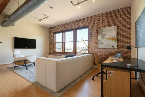 2502 Live Oak St #338, Dallas, TX 75204