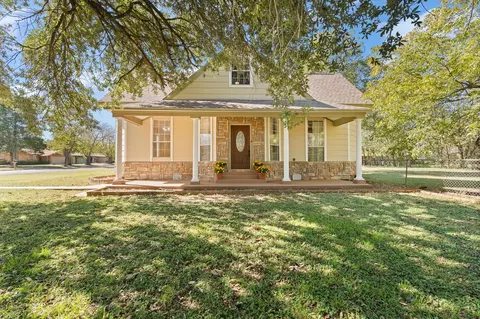 1006 Princeton Pl, Cleburne, TX 76033