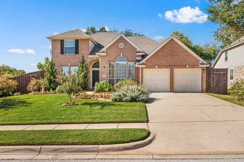 2811 Northwood St, Grapevine, TX 76051