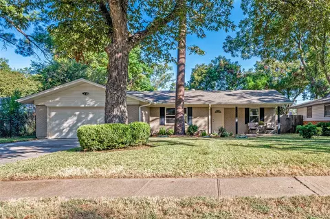 1805 Pecan Park Dr, Arlington, TX 76012