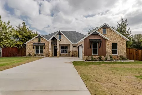 2222 Grove Ln, Glenn Heights, TX 75154