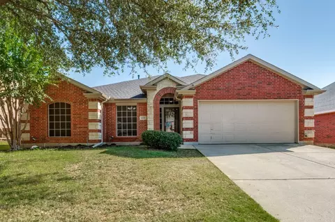 1211 Maple Terrace Dr, Mansfield, TX 76063