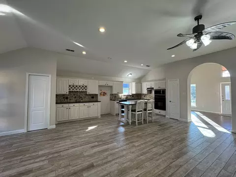 8569 Woodlake Cir, Fort Worth, TX 76179