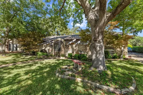 1713 Venetian Cir, Arlington, TX 76013