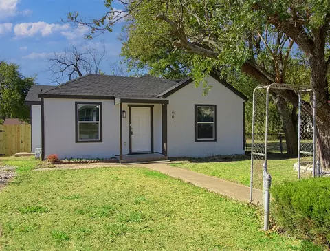 601 15th St, Grand Prairie, TX 75051