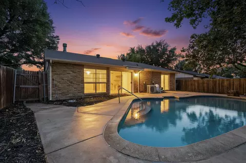 6407 Redwood Ln, Rowlett, TX 75089