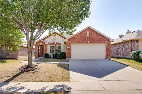 7021 Derbyshire Dr, Fort Worth, TX 76137