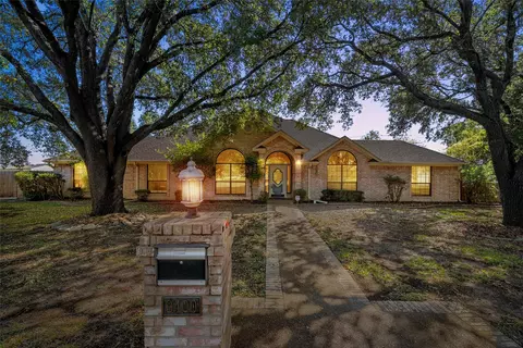 9400 Oak Hill Dr, Woodway, TX 76712