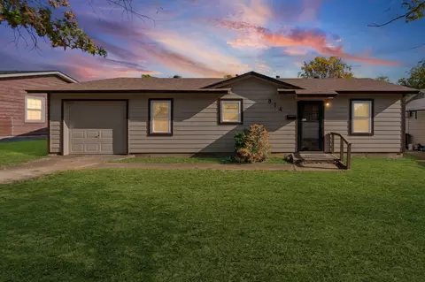 814 Bell Dr, Euless, TX 76039