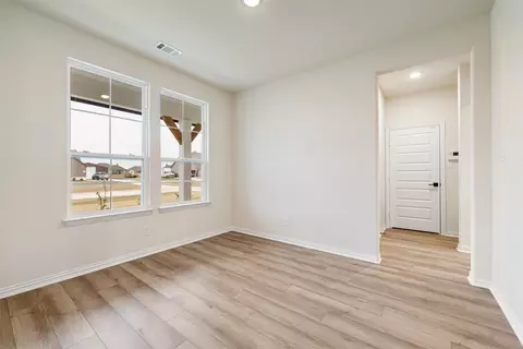 Entry Way - 3107 White Oak Rd, Terrell, TX 75161 photo 3 of 6