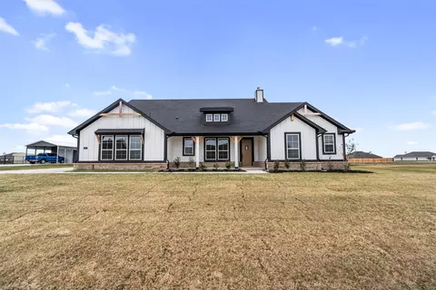 Exterior - 3107 White Oak Rd, Terrell, TX 75161 photo 2 of 13