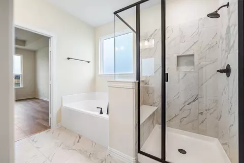 Bath - 3107 White Oak Rd, Terrell, TX 75161 photo 2 of 3
