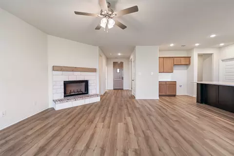 Living - 3107 White Oak Rd, Terrell, TX 75161 photo 2 of 4